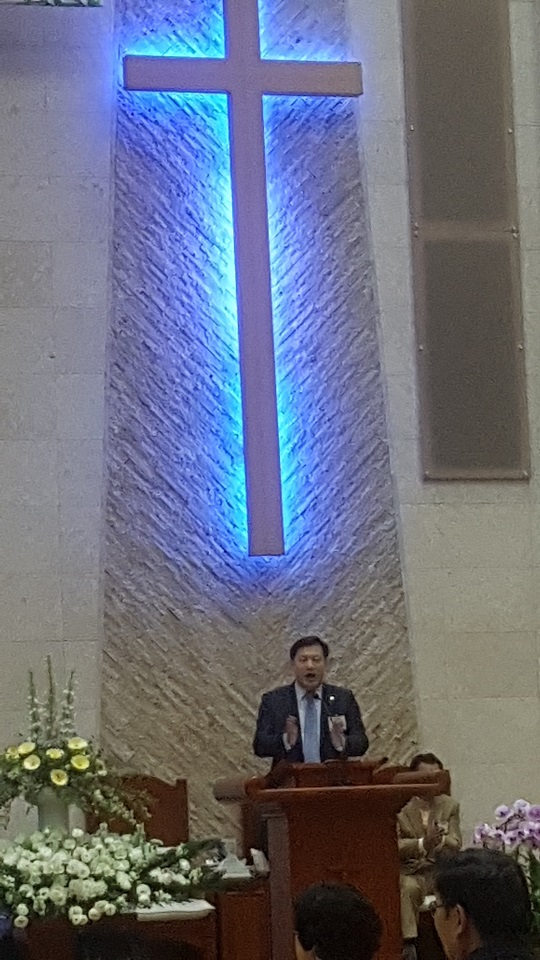 사회 백중규 목사